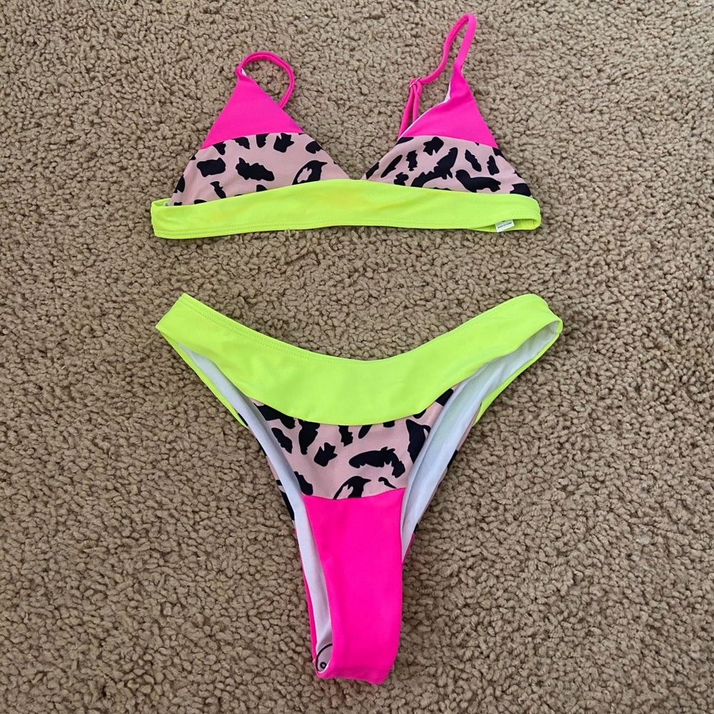 NEVER WORN SWIMSUIT (S)